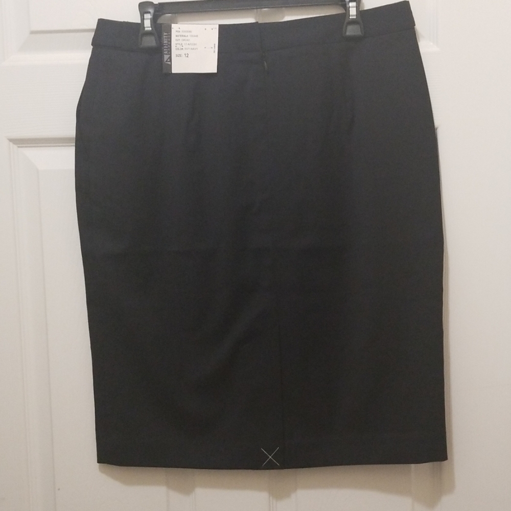 skirts - Picture 2 of 2